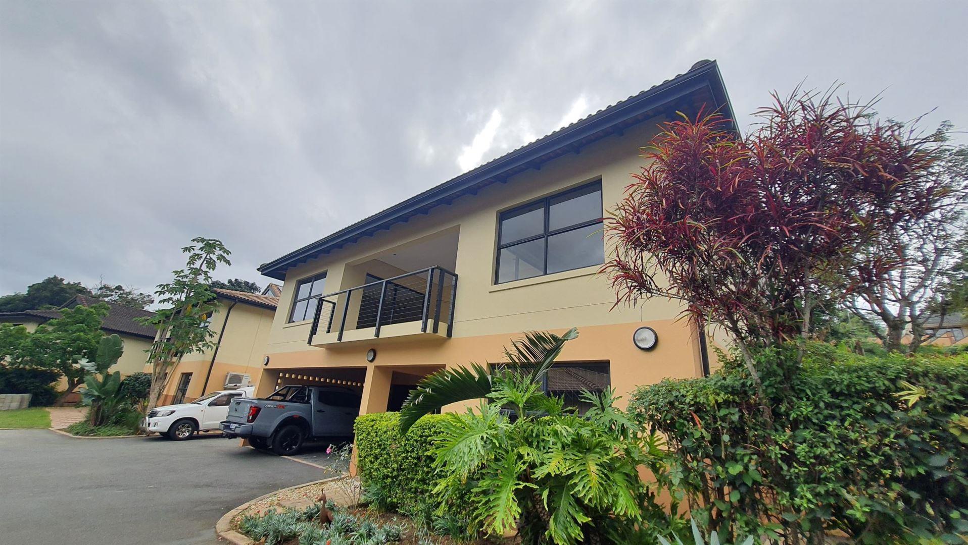 3 Bedroom Townhouse for sale in Dawncliffe P24112648414