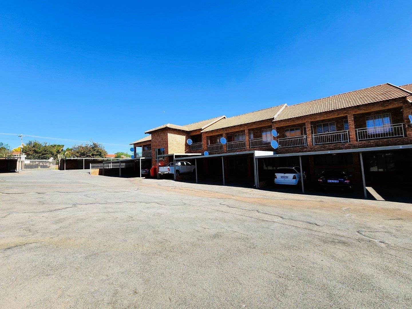 Wentworth Park Property Property and houses for sale in Wentworth