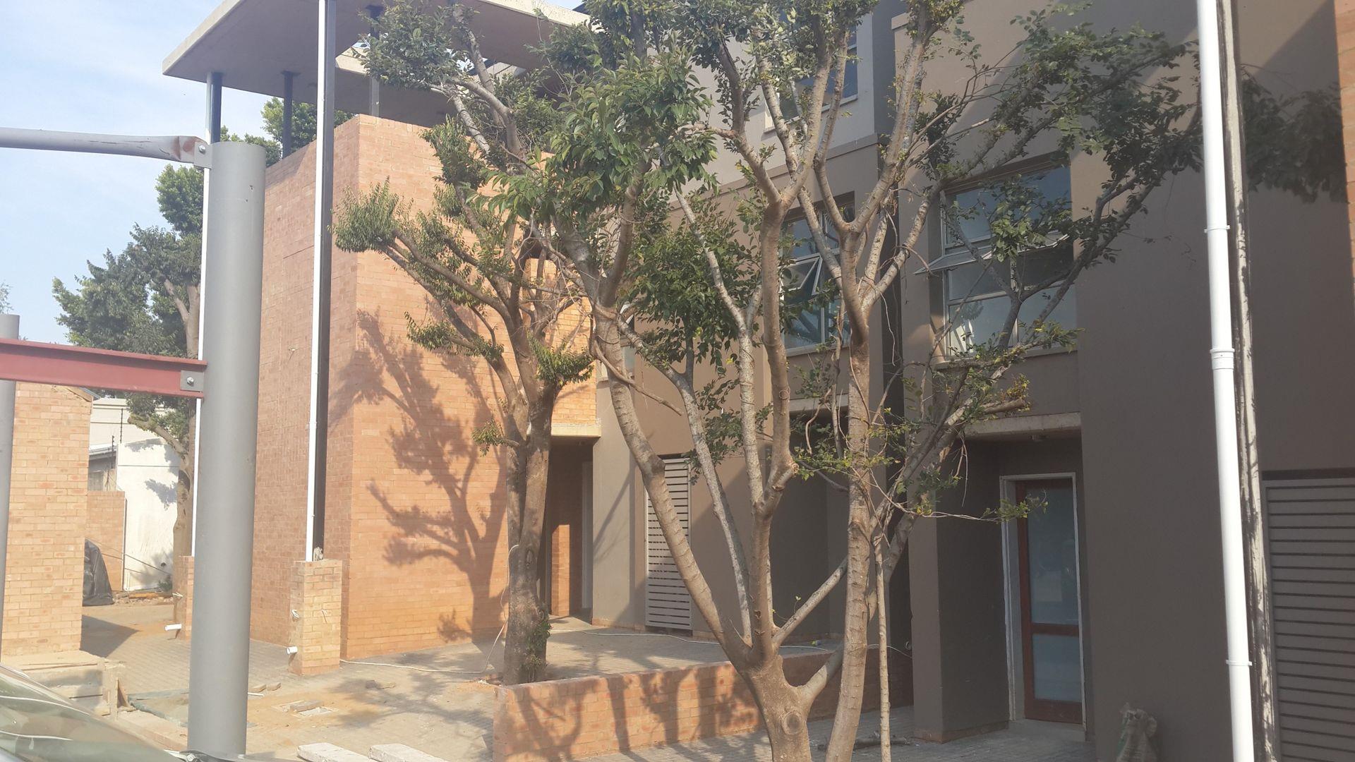 2 Bedroom Townhouse for sale in Menlo Park P24113429207