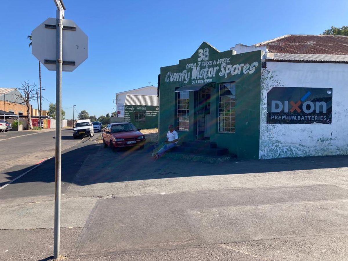 Commercial property for sale in Paarl East 38 Klein Drakenstein Rd