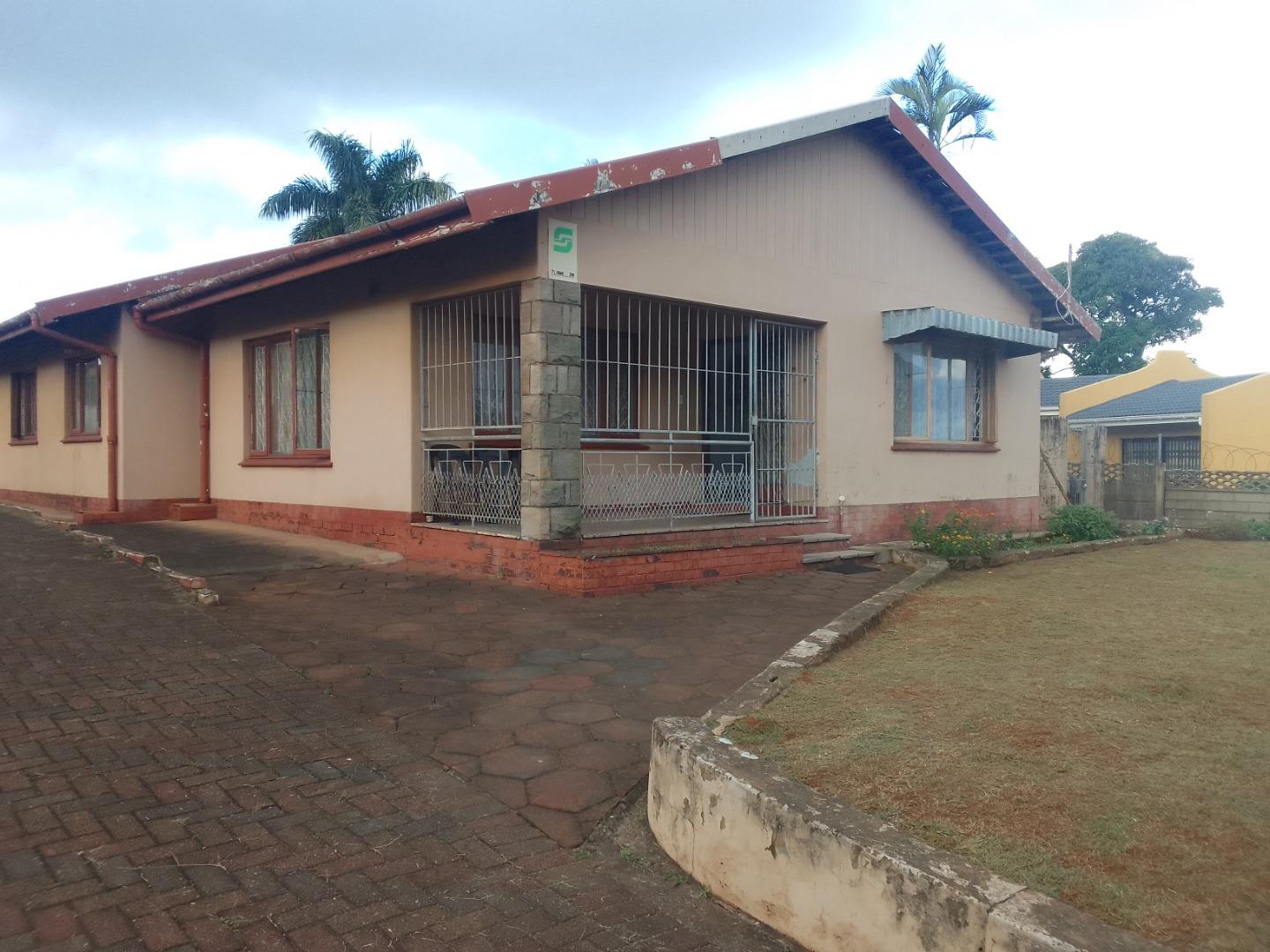 4 Bedroom House for sale in Isipingo Rail P24112652157