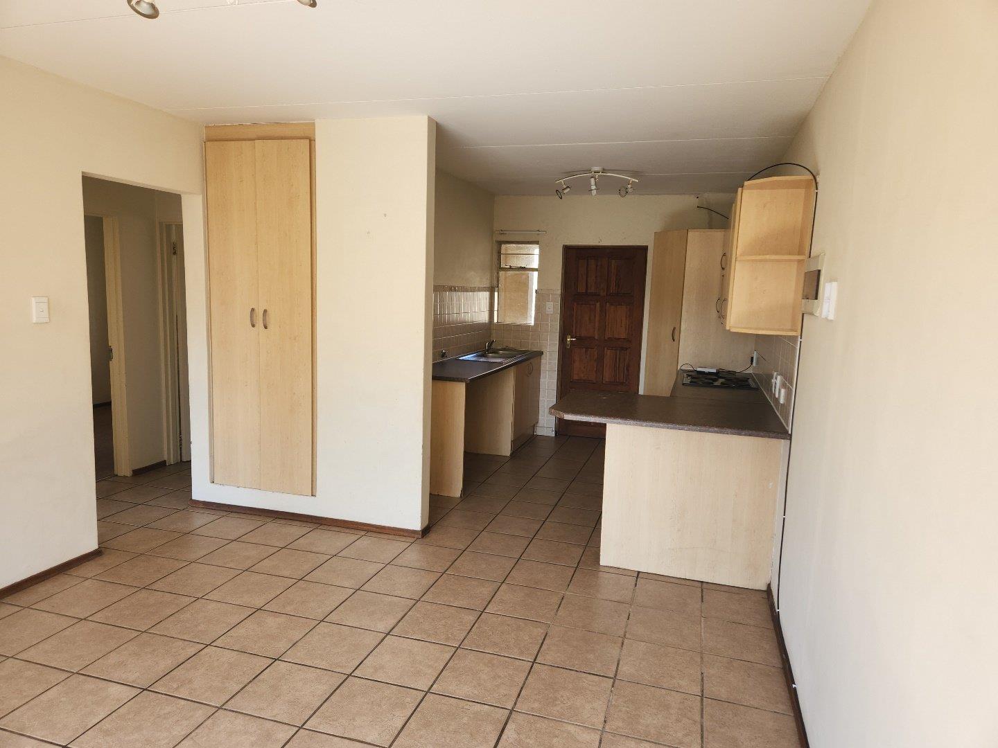 2 Bedroom Apartment / flat for sale in Reyno Ridge P24112677061