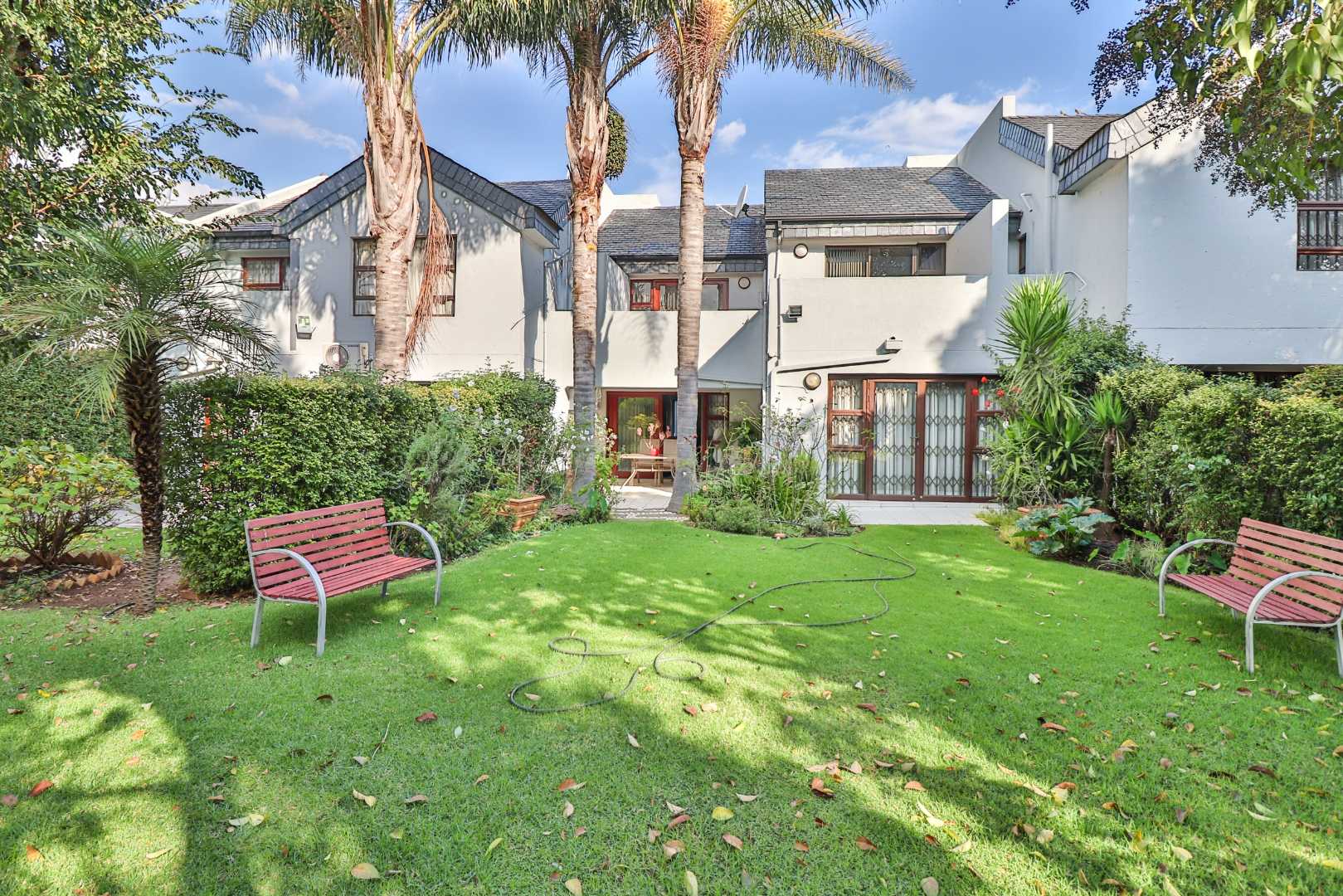 4 Bedroom Townhouse for sale in Lakefield P24112653639