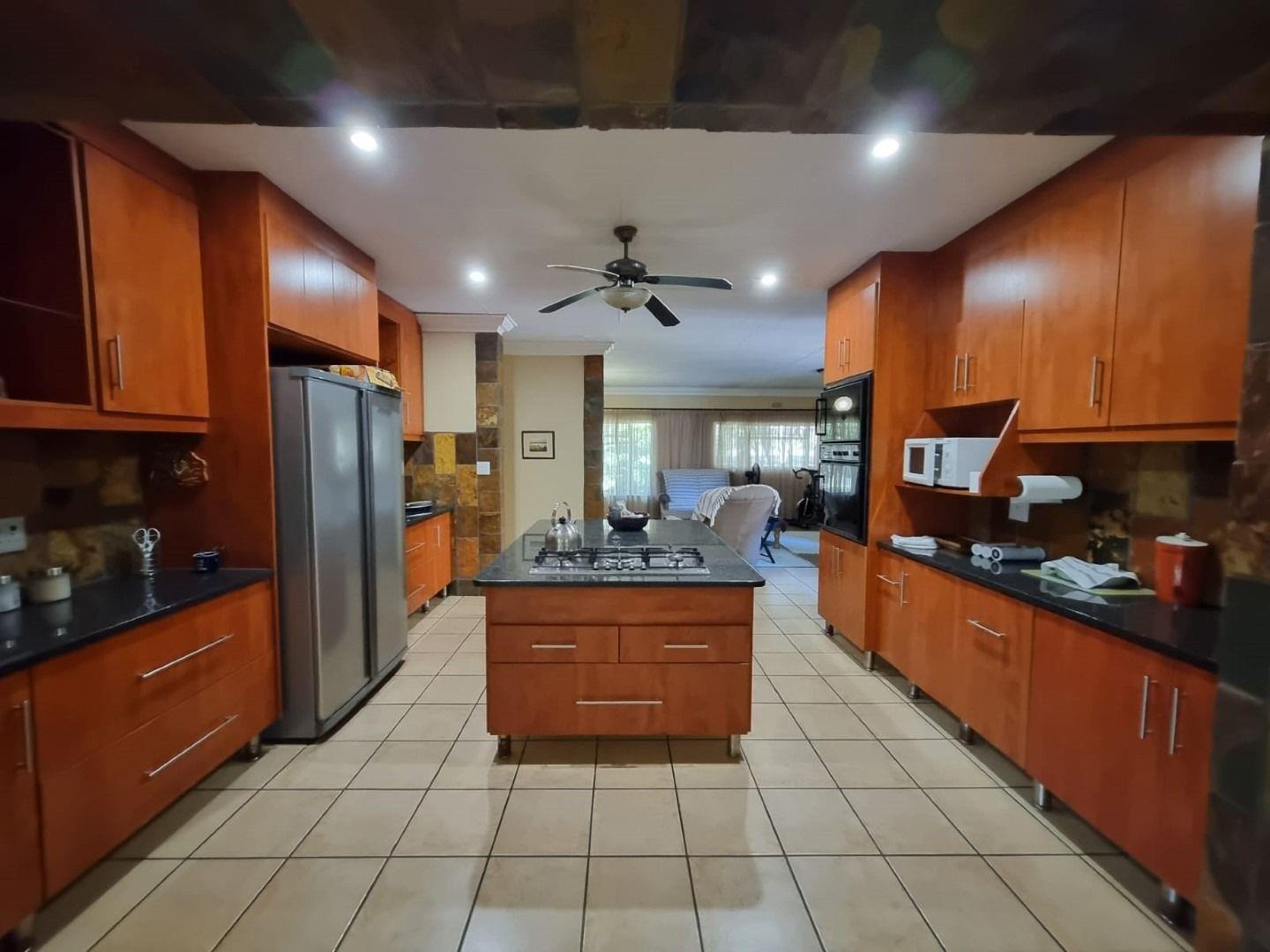 4 Bedroom House for sale in White River Ext 9 1 Pekan P24112653924