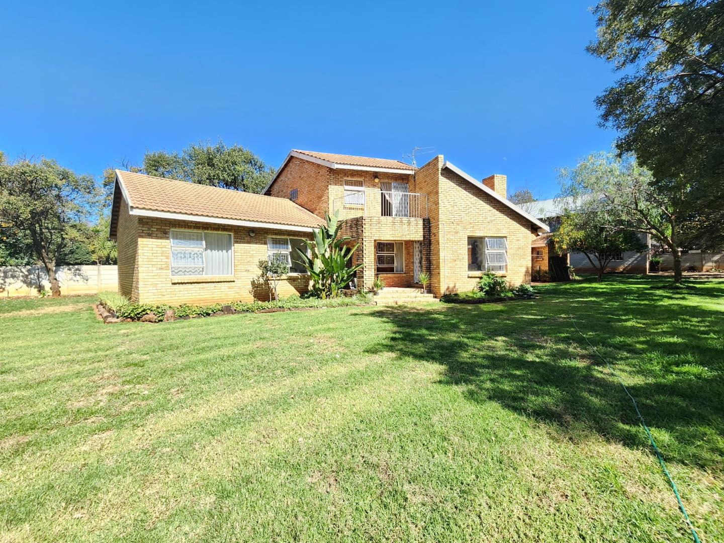 5 Bedroom House for sale in Henley On Klip P24112654279