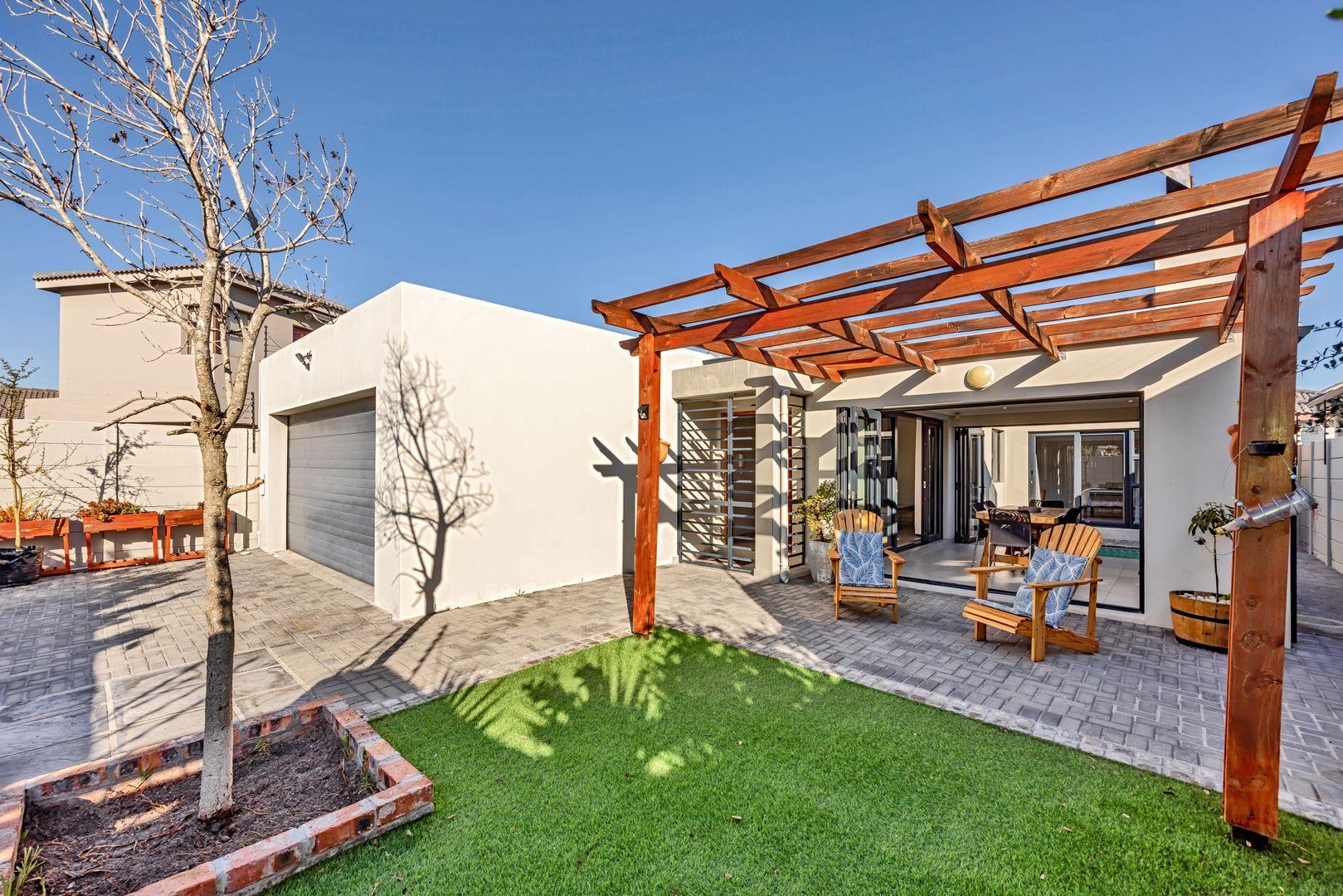 3 Bedroom House for sale in Parklands North 43 Kennington Close P24114274876