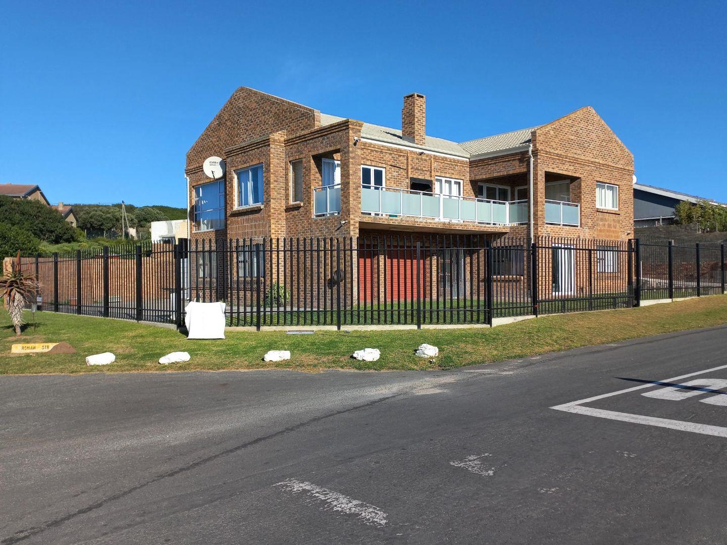 6 Bedroom House for sale in Kleinbaai 36 Roman Street P24112658299
