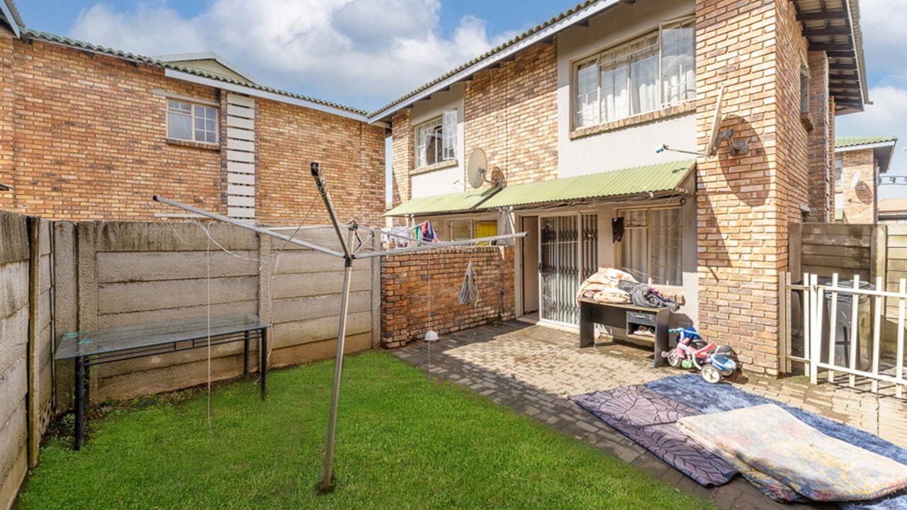 2 Bedroom Townhouse for sale in Edleen P24114679662