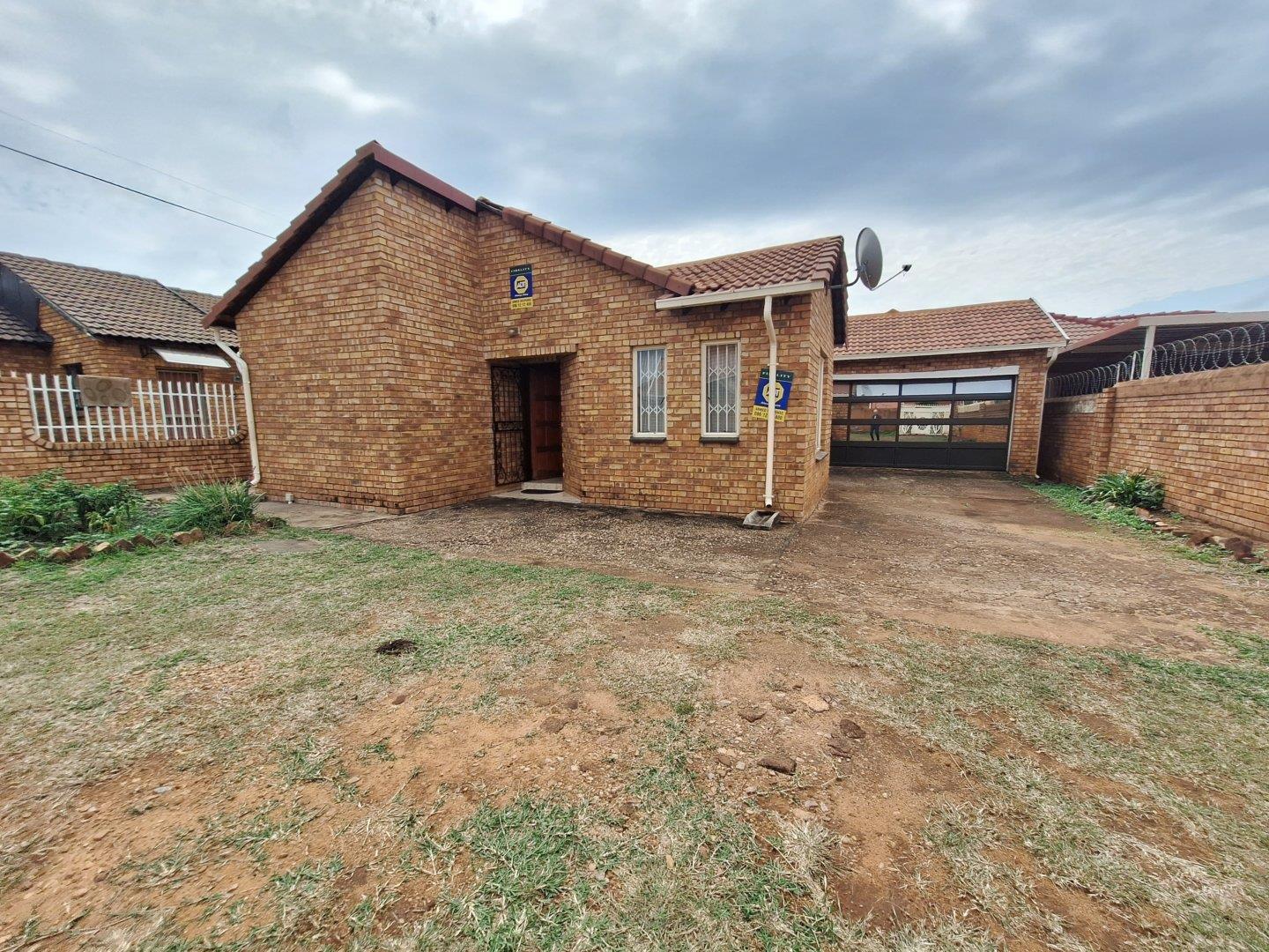 3 Bedroom House for sale in Karenpark P24112660898