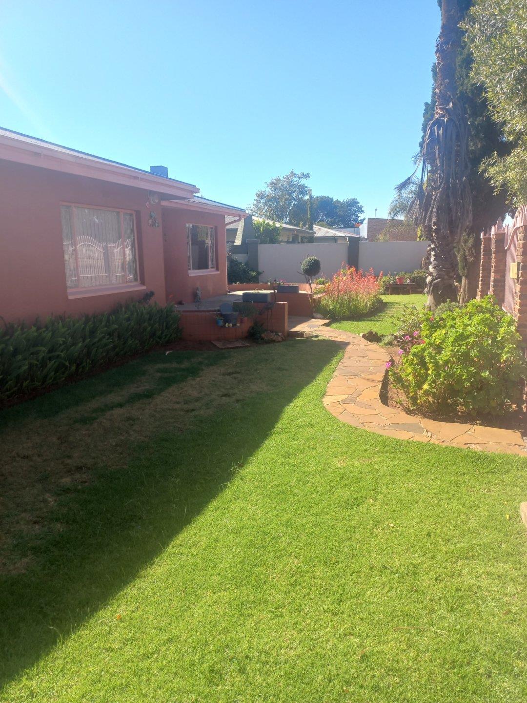 Verwoerdpark, Kimberley Property Property and houses for sale in Verwoerdpark, Kimberley