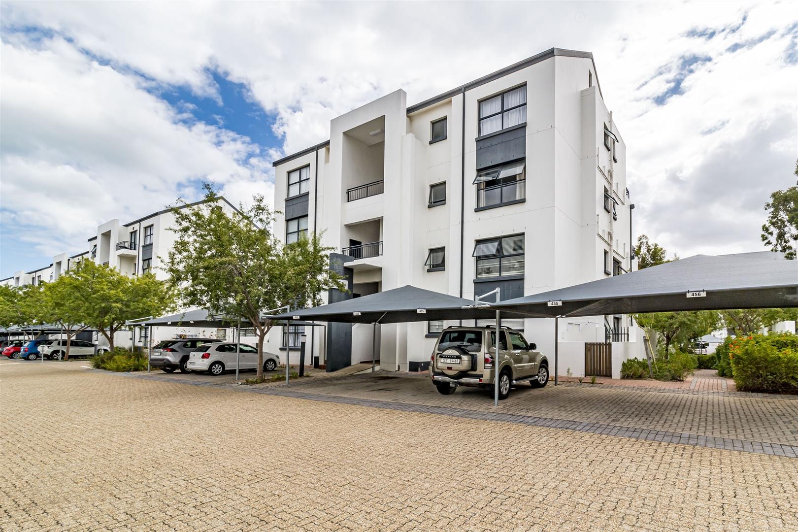 De Velde Property Apartments / flats for sale in De Velde