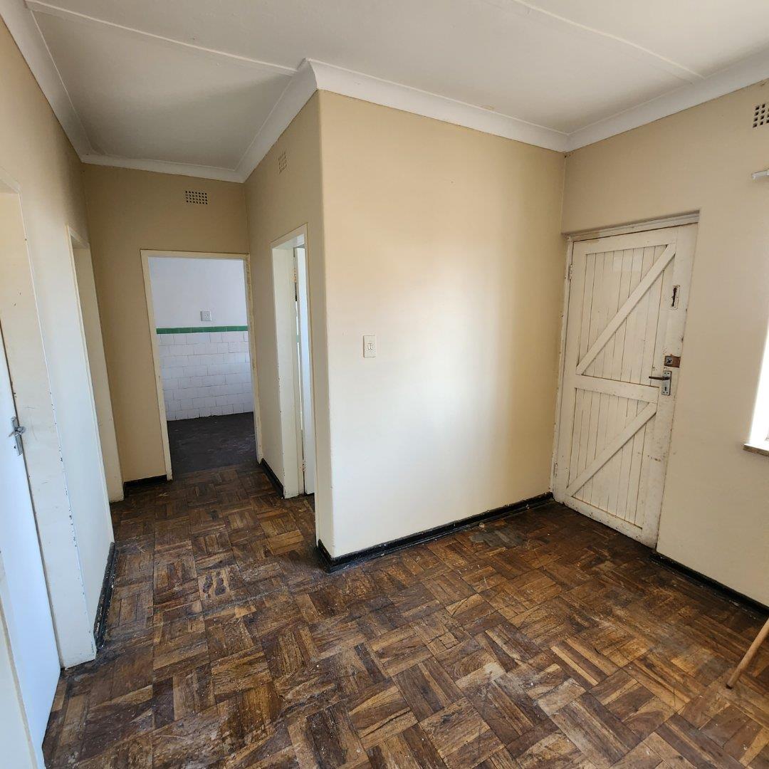 1 Bedroom Apartment / flat to rent in Turffontein 6 Peters Court, Cnr