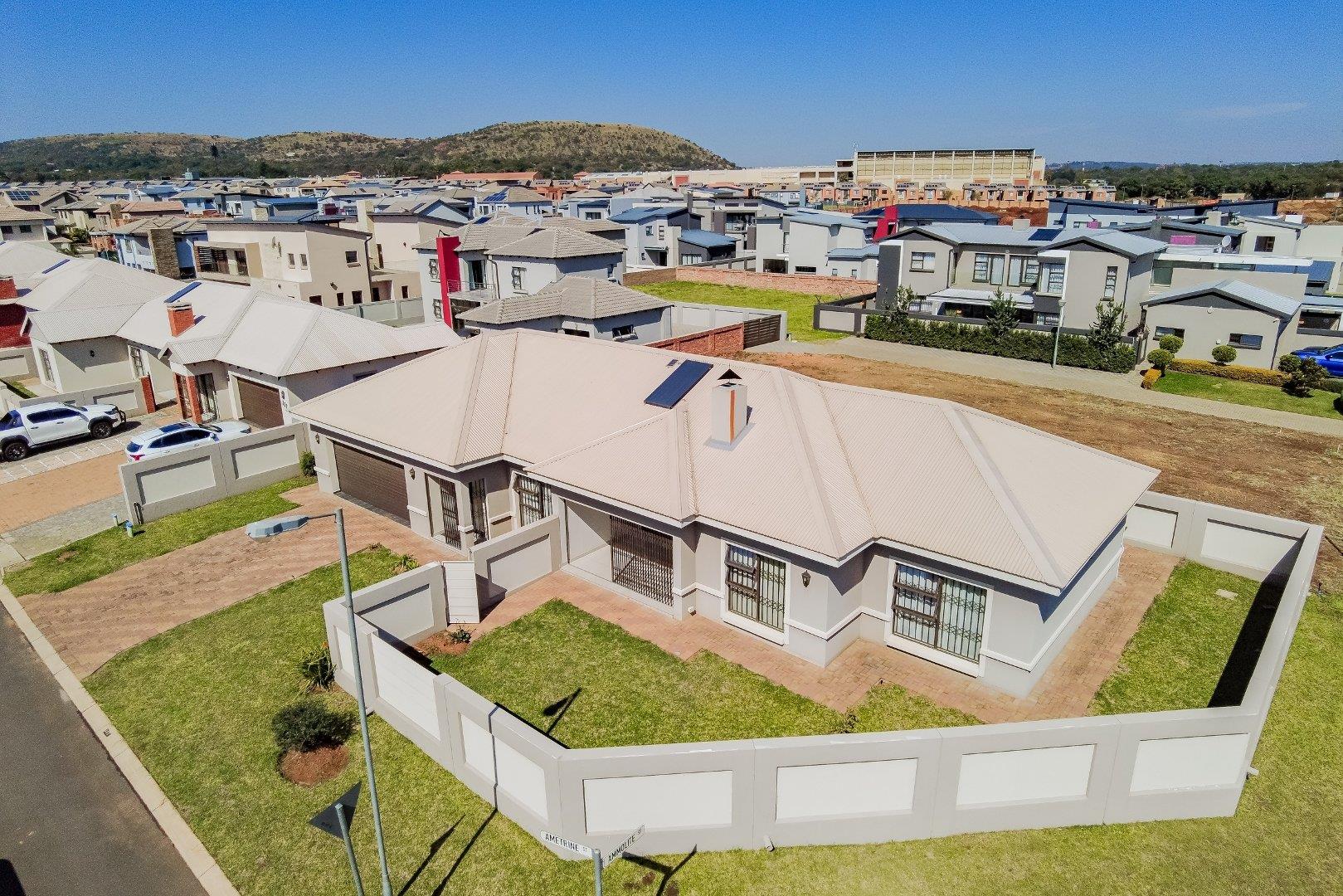 3 Bedroom House for sale in Zambezi Manor Lifestyle Estate P24112666714