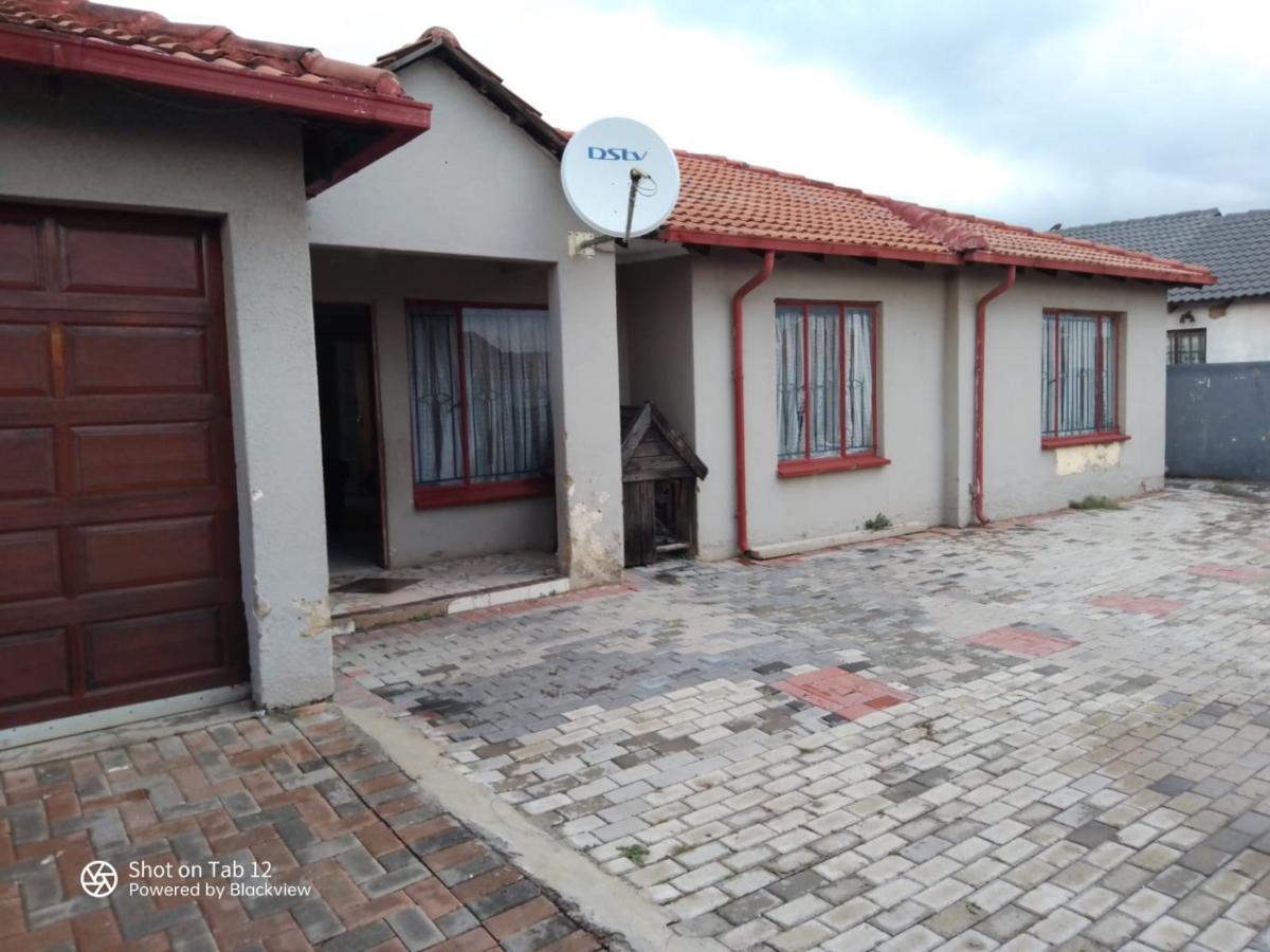 Spruit View Property Houses for sale in Spruit View