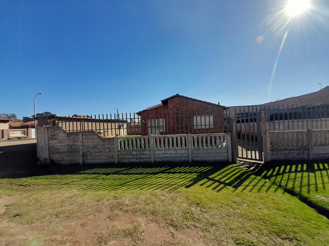 Delmore Park Property Property and houses for sale in Delmore Park