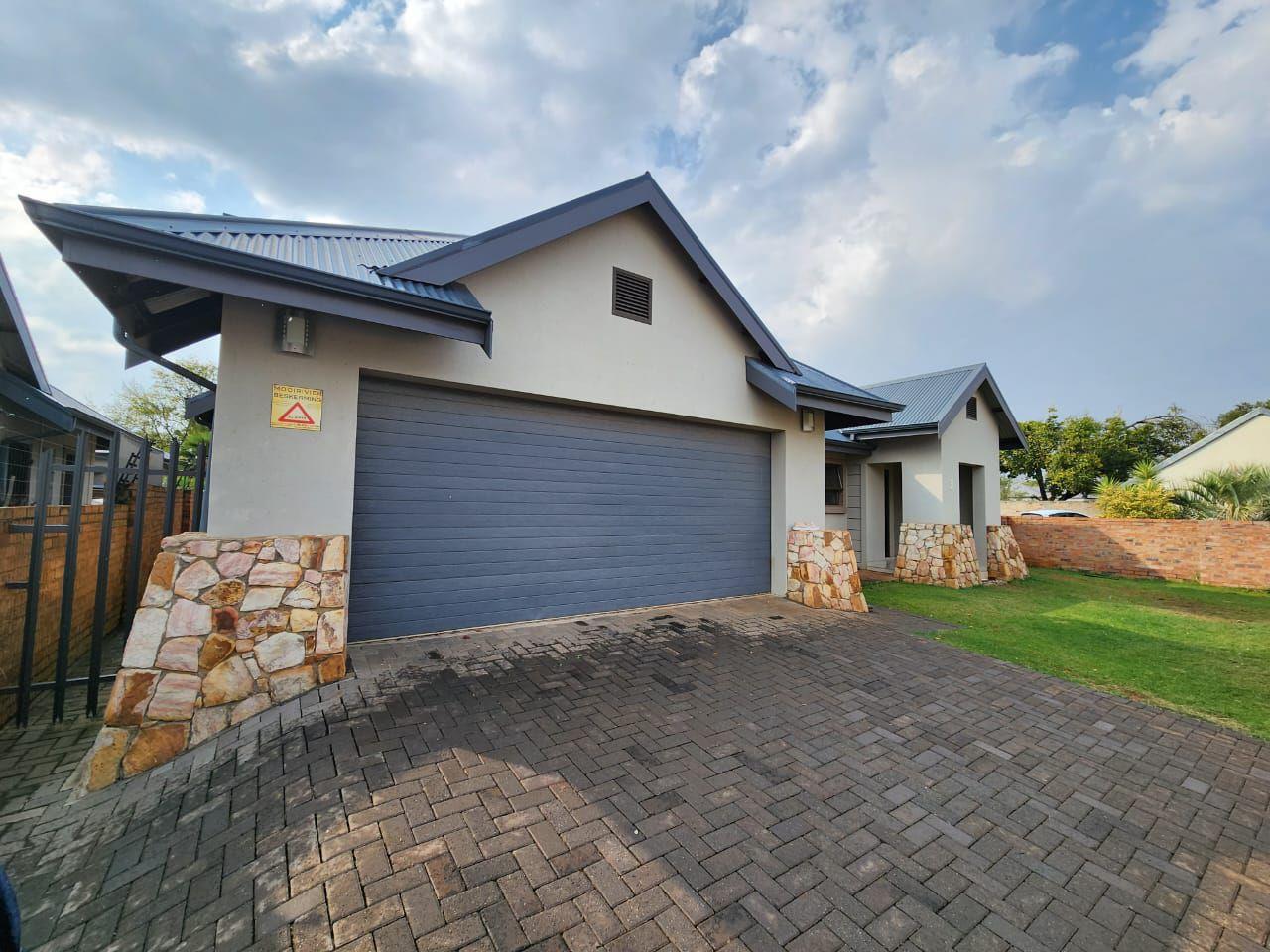 3 Bedroom House for sale in Baillie Park P24112674813