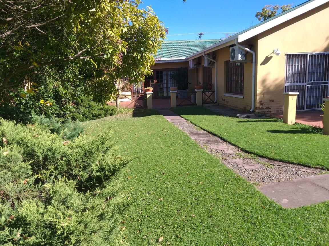 3 Bedroom House for sale in Bayswater P24112676129