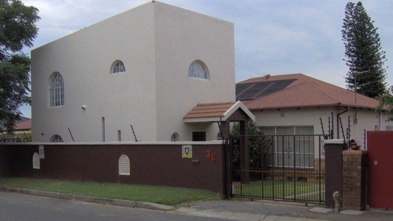 4 Bedroom House for sale in Malvern East 38 Mcalpine Road P24112656272