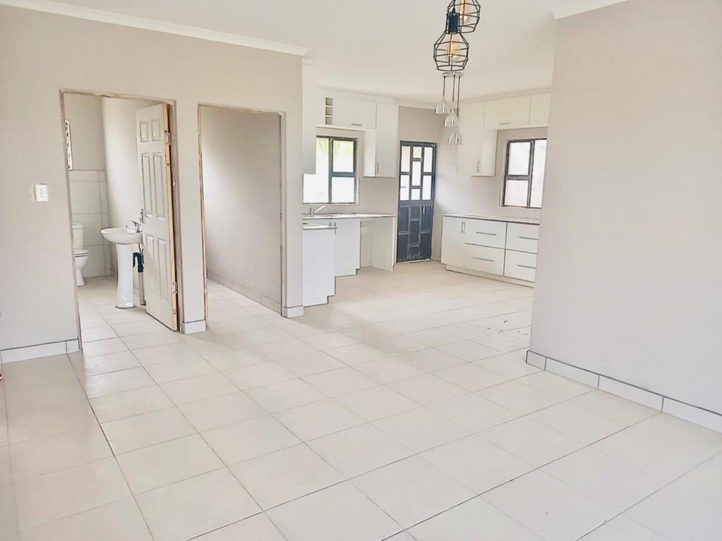 Welbedacht, Chatsworth Property Property and houses for sale in