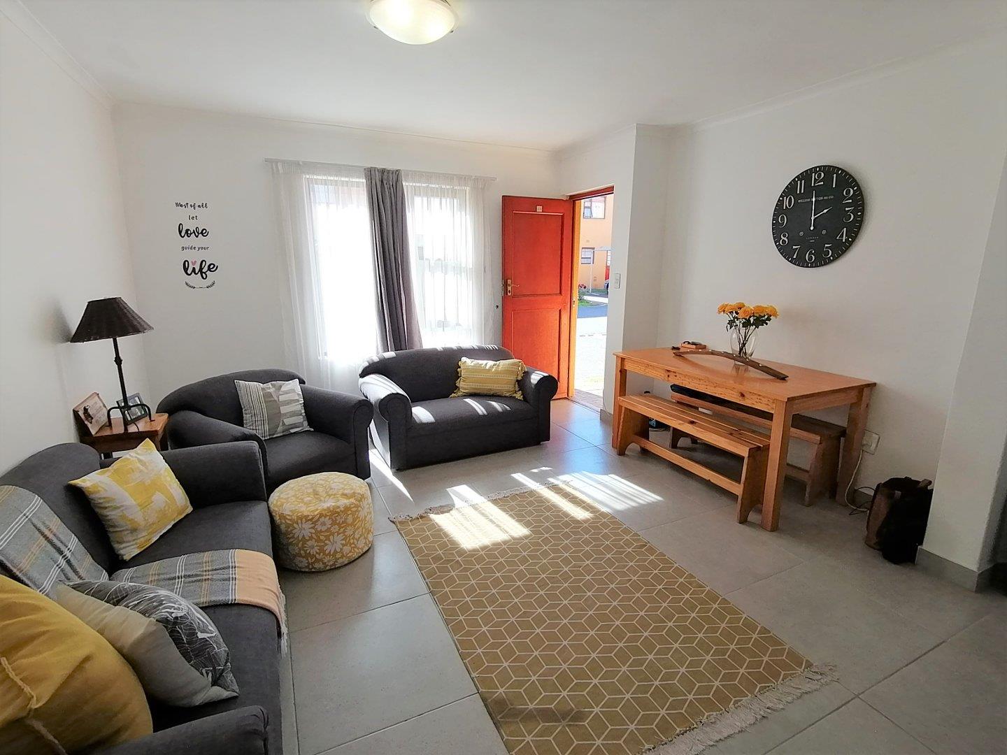 2 Bedroom Apartment / flat for sale in Ferndale P24112616348