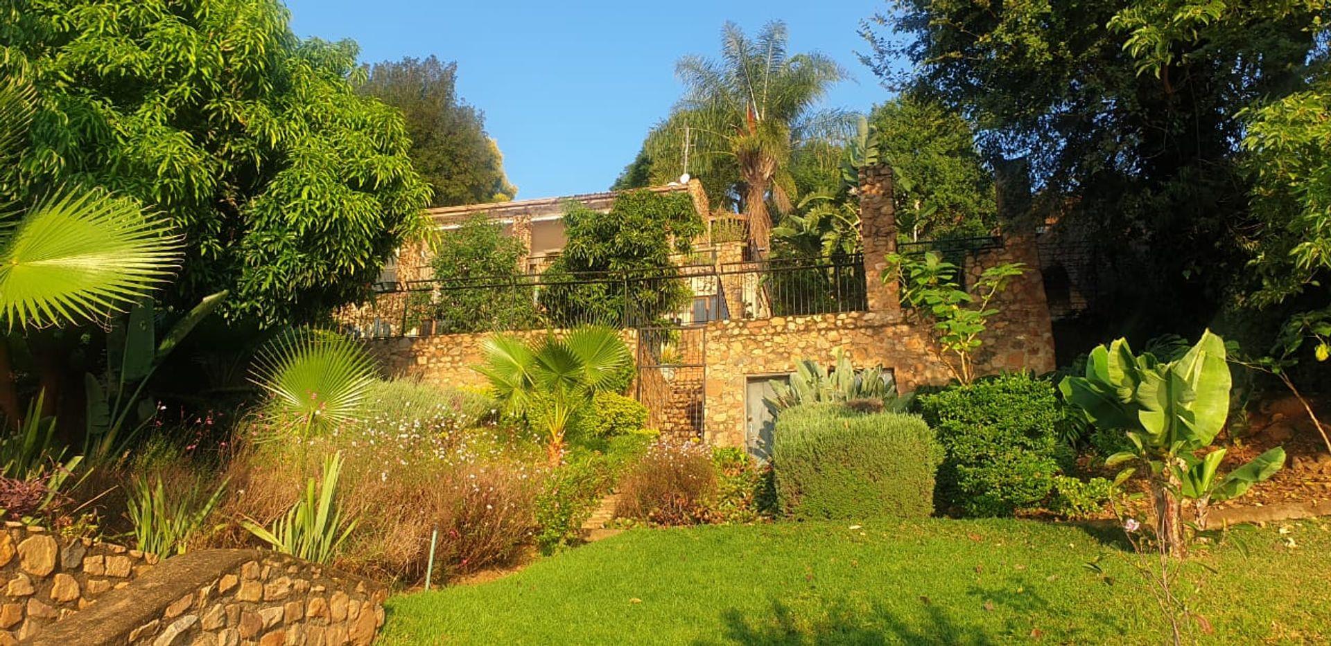 Property and houses for sale in Hartbeespoort Hartbeespoort Property