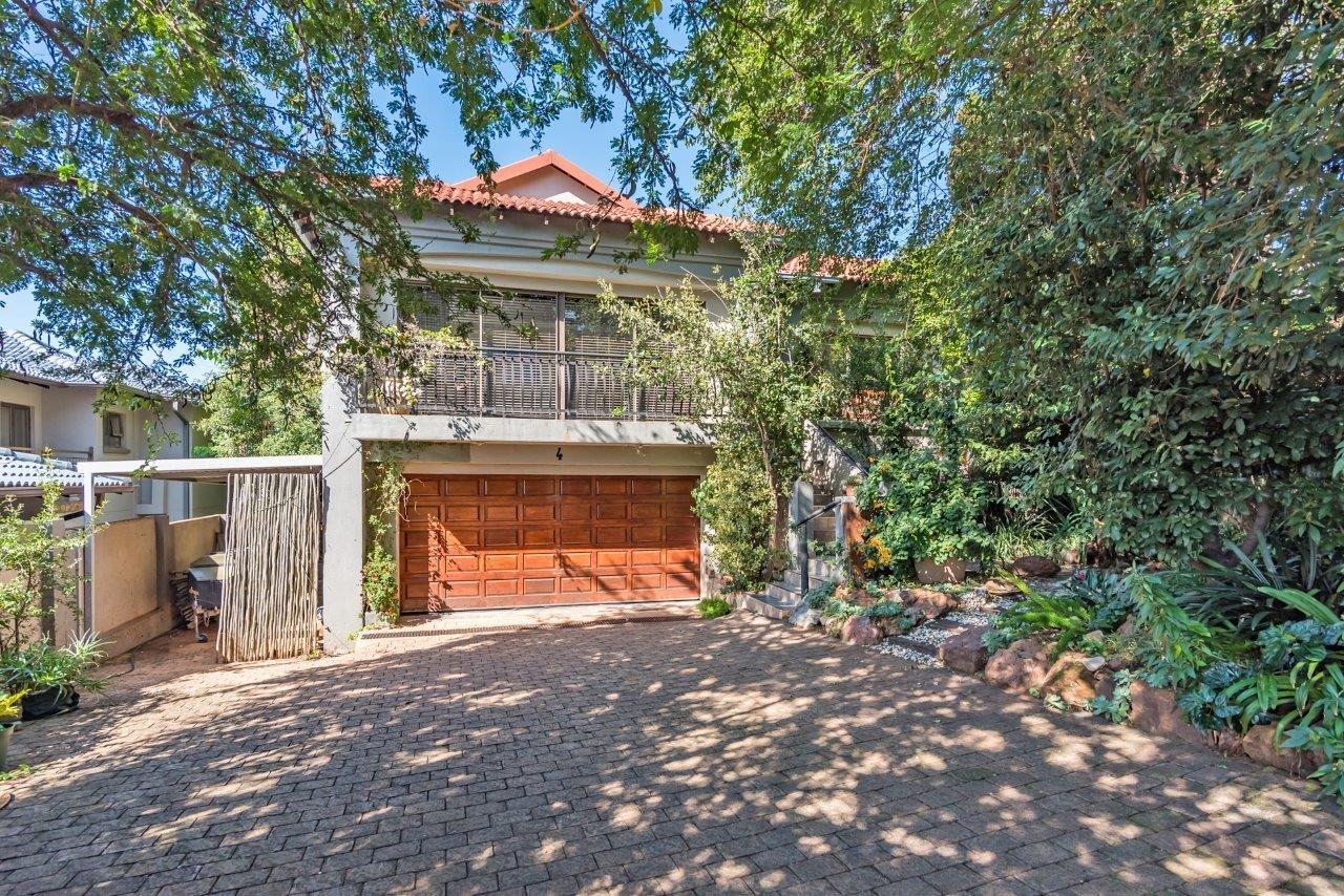 4 Bedroom House for sale in Featherbrooke Estate P24112682233