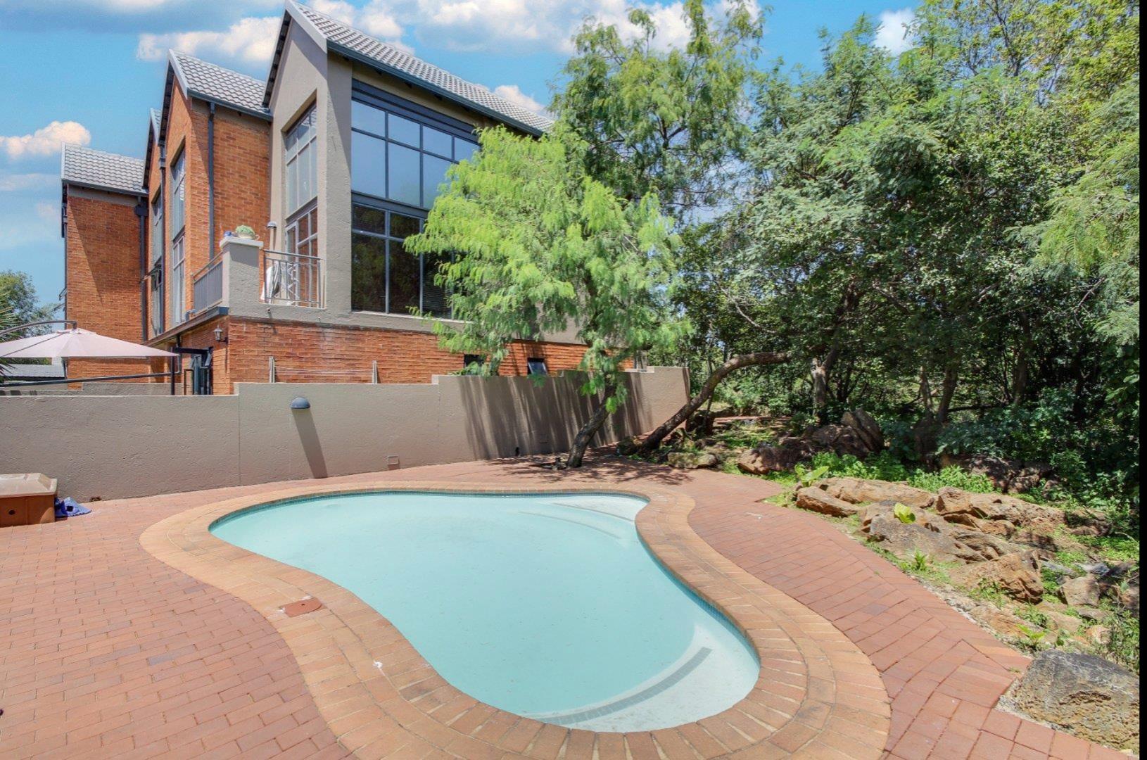 1 Bedroom Apartment / flat for sale in Cresta 9 Bernhard Road P24