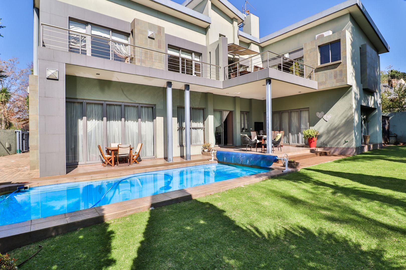 4 Bedroom House for sale in Bedfordview P24112689602