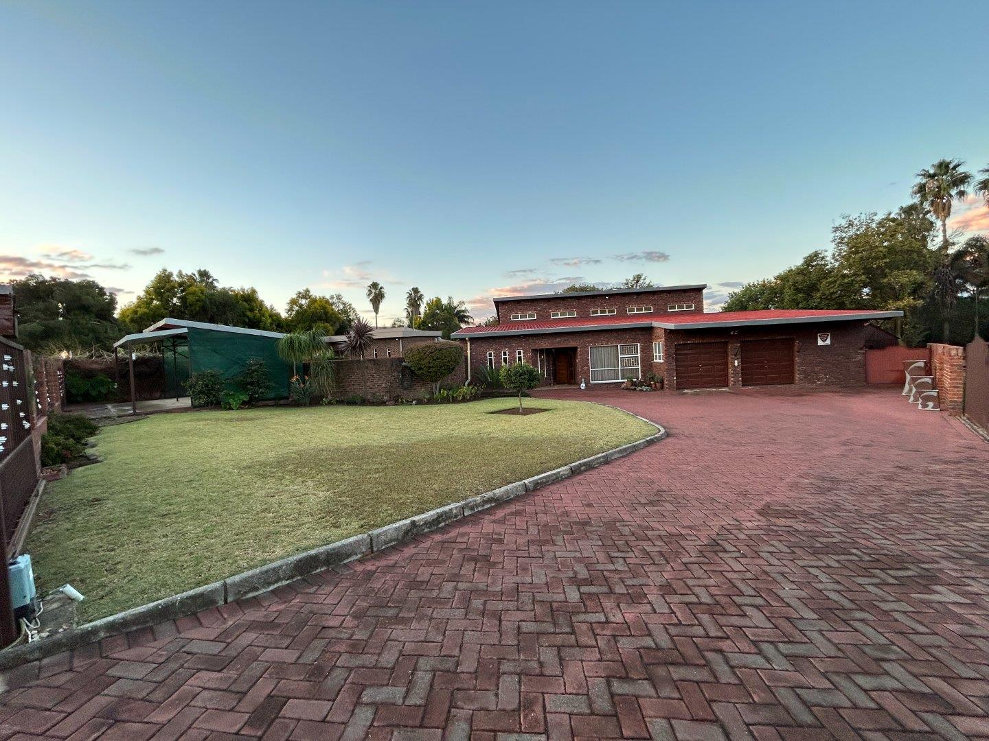4 Bedroom House for sale in Aviary Hill P24106409712