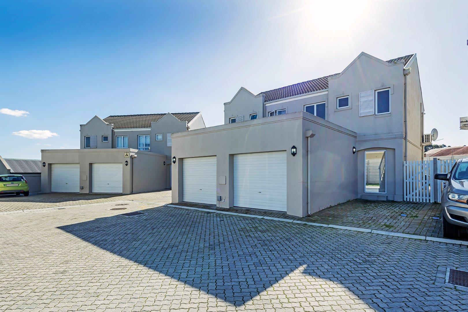 Protea Heights Property Houses for sale in Protea Heights