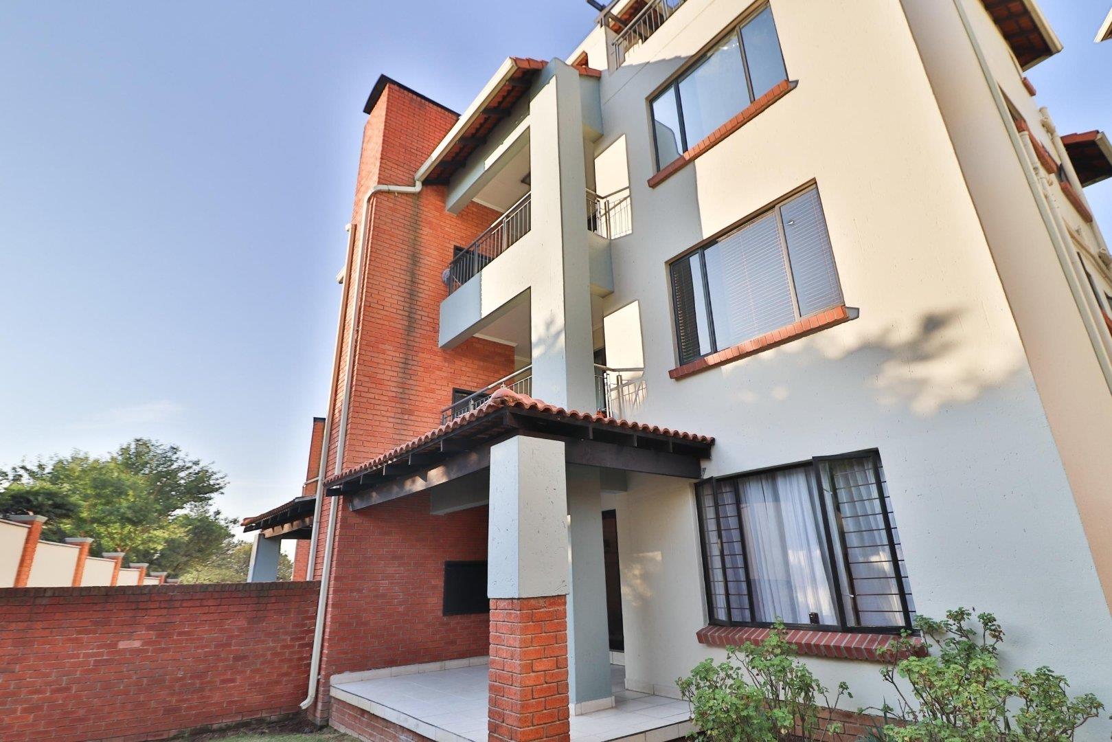 2 Bedroom Apartment / flat for sale in Greenstone Hill Unit 000