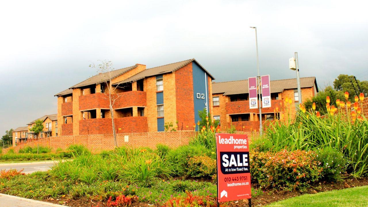 2 Bedroom Townhouse for sale in Kibler Park 960 Tamboti Street P24