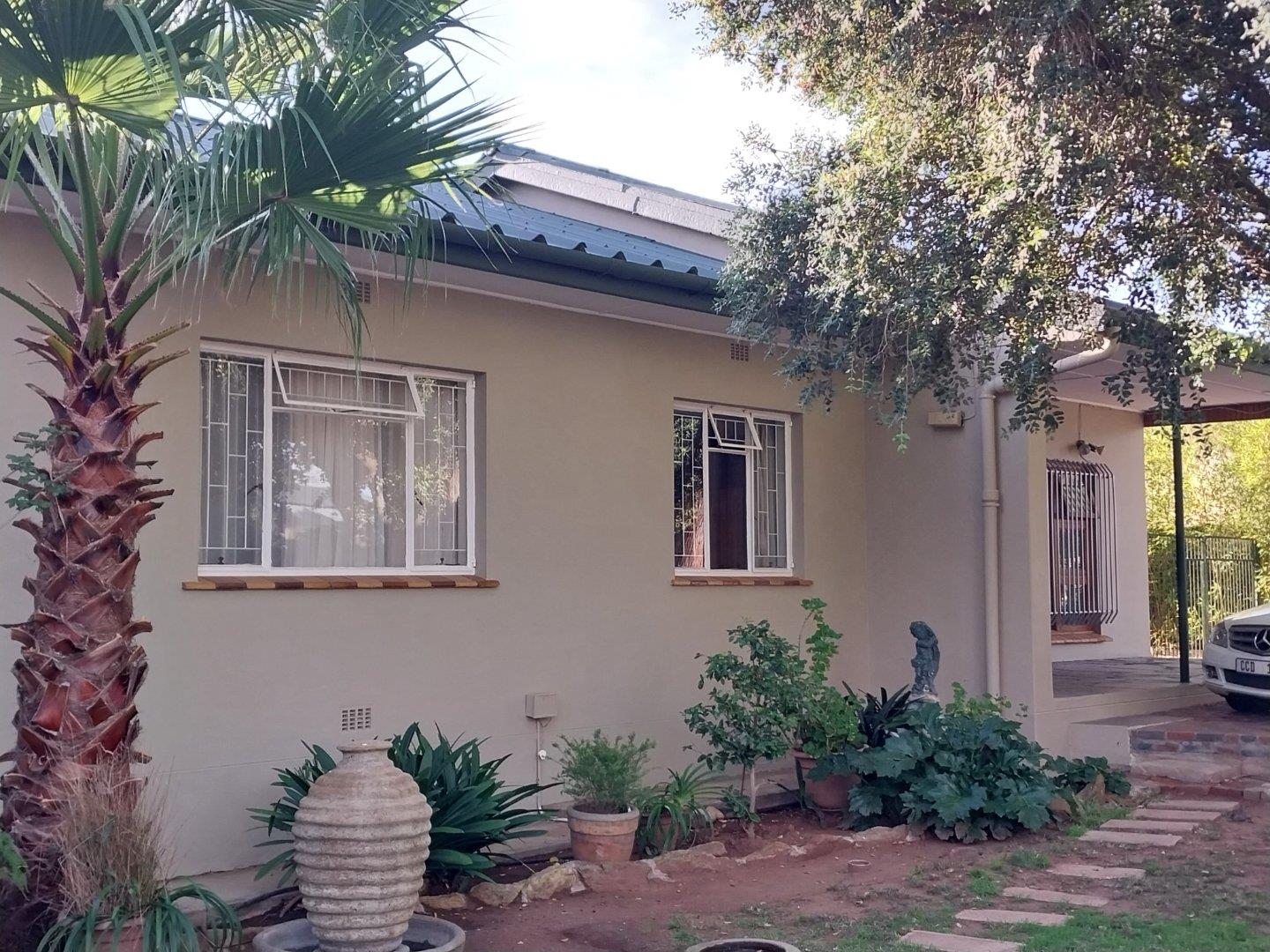 4 Bedroom House for sale in Robertson 28 Denne Avenue P24112699010