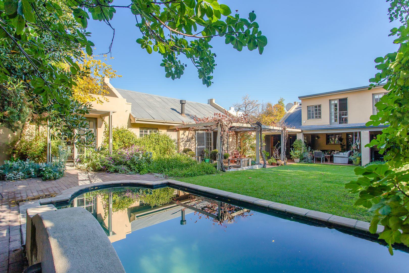 4 Bedroom House for sale in Franschhoek P24112502670