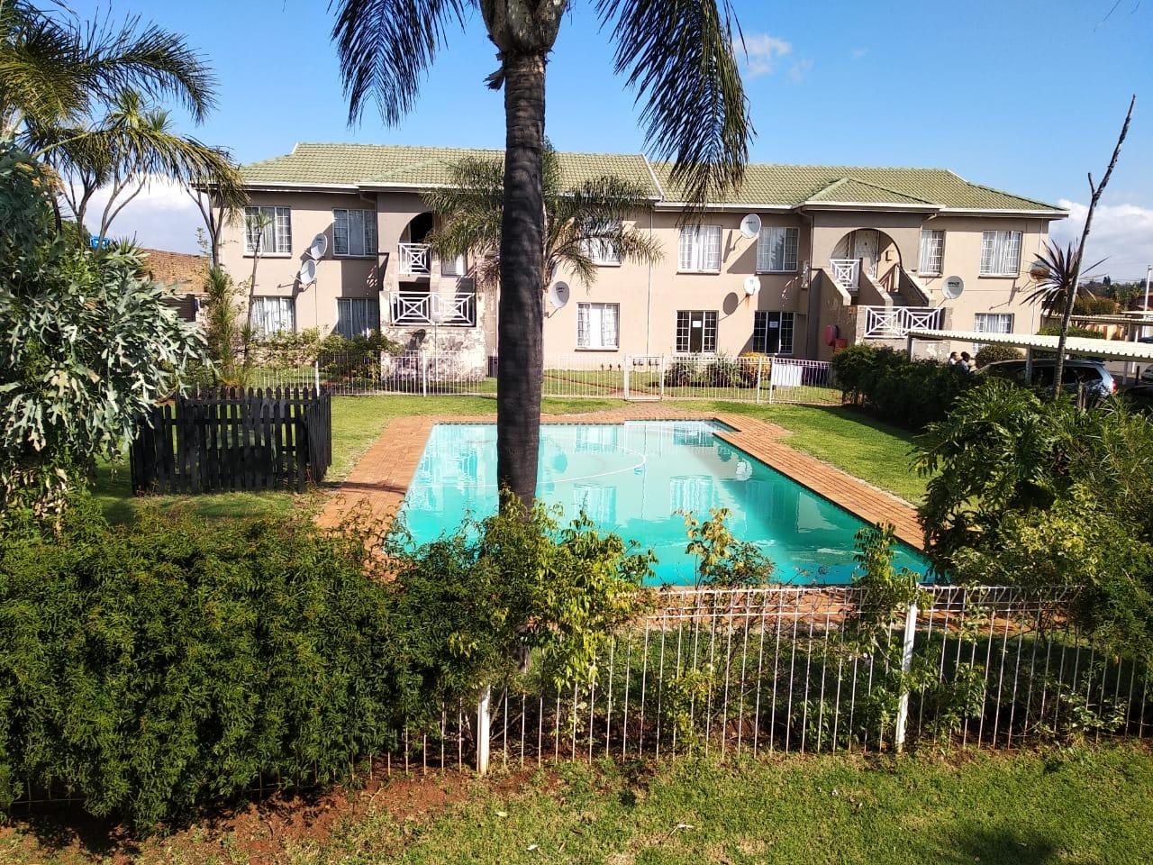 2 Bedroom Townhouse for sale in Norkem Park P24113957331