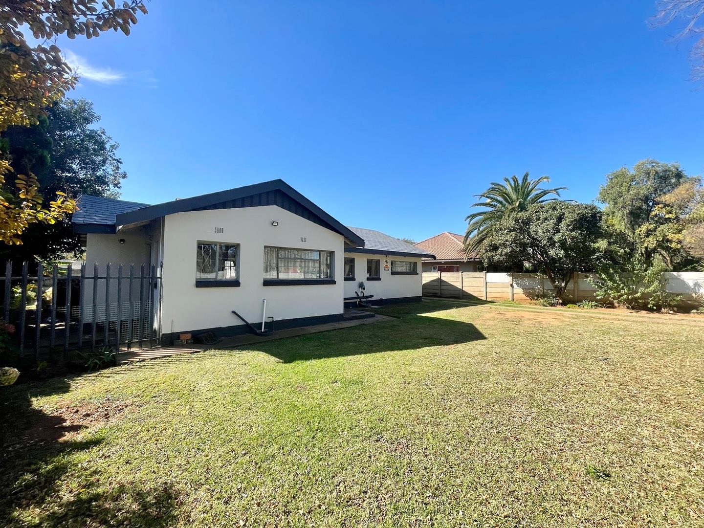 3 Bedroom House for sale in Risiville P24112701419