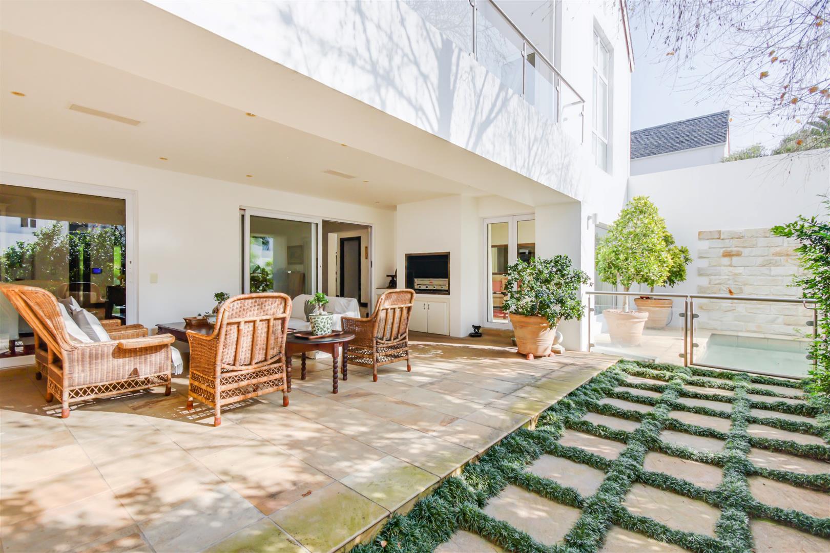 4 Bedroom House for sale in Morningside P24112701519