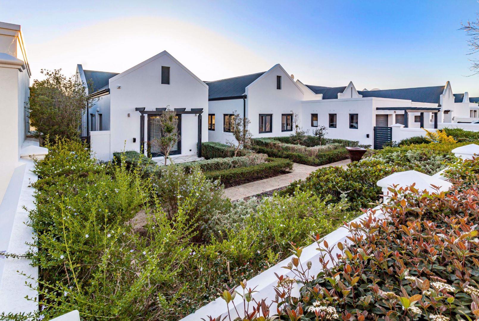 Croydon Vineyard Estate Property Property and houses for sale in