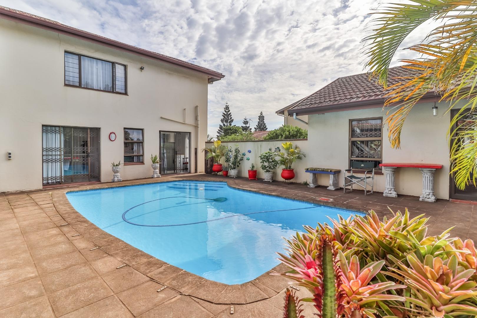 4 Bedroom House for sale in Illovo Beach 9 Princeville Road P24