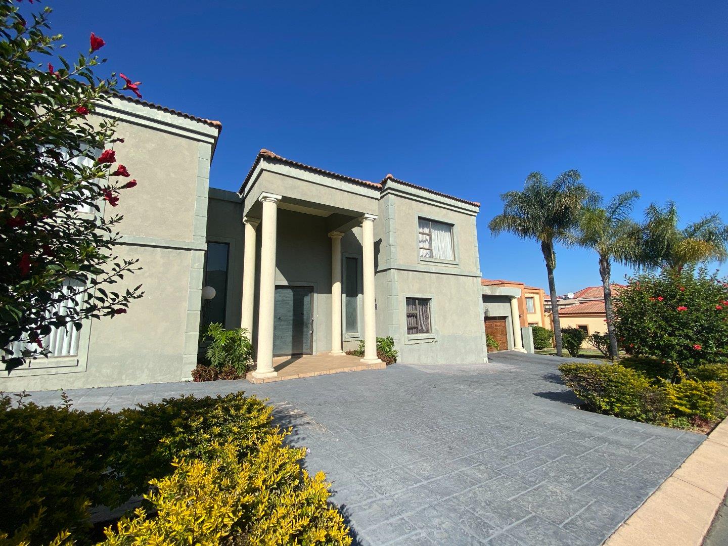 Blue Valley Golf Estate Property Property and houses to rent in Blue