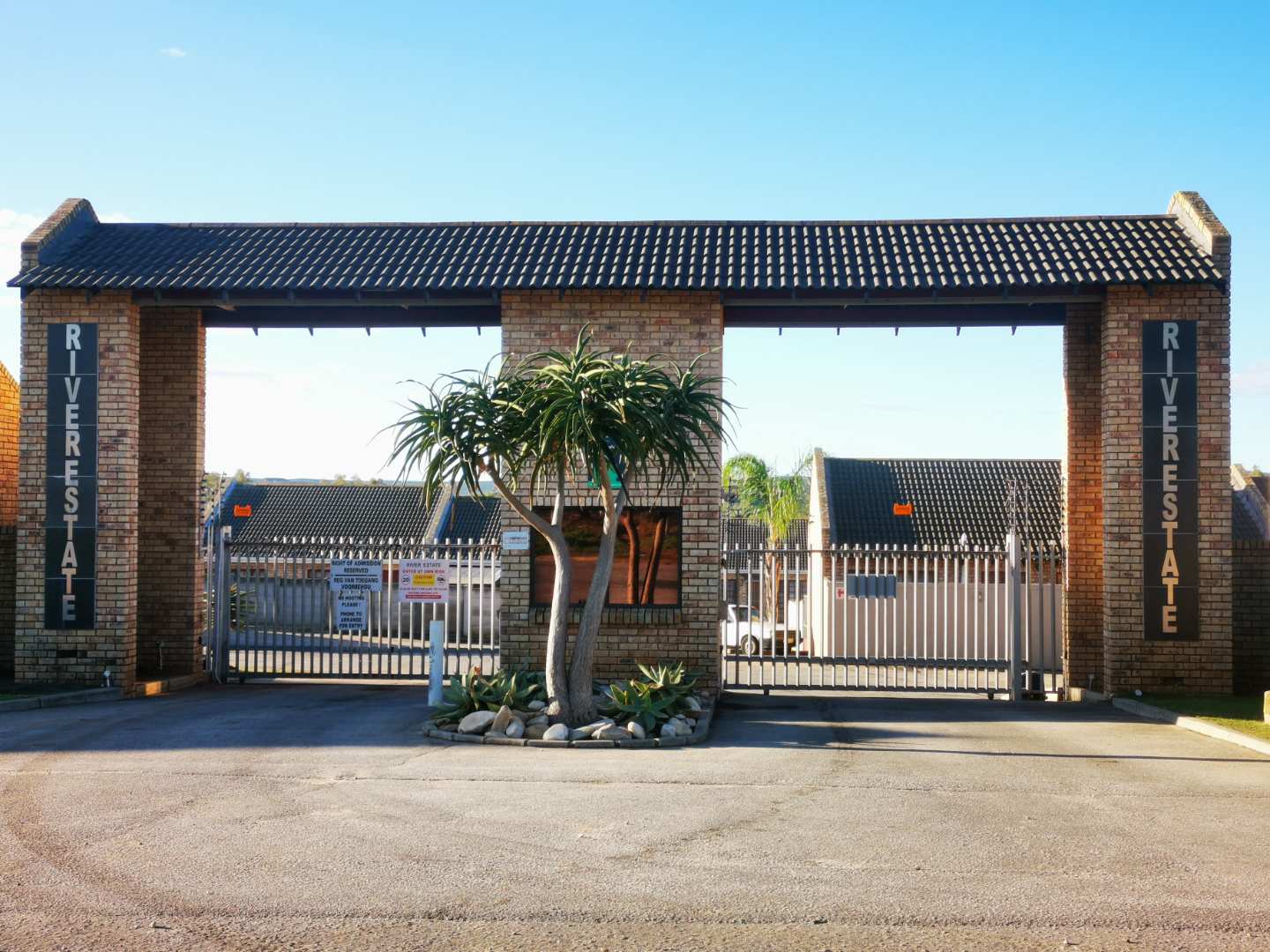 Townhouses to rent in Despatch Despatch Property