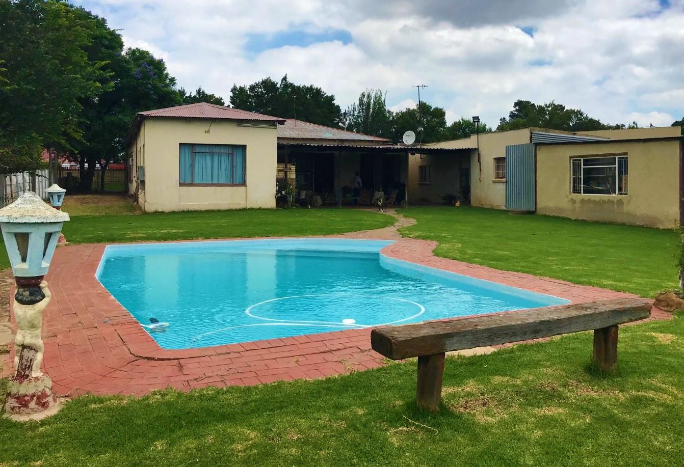 3 Bedroom House for sale in Dunnottar P24112704326