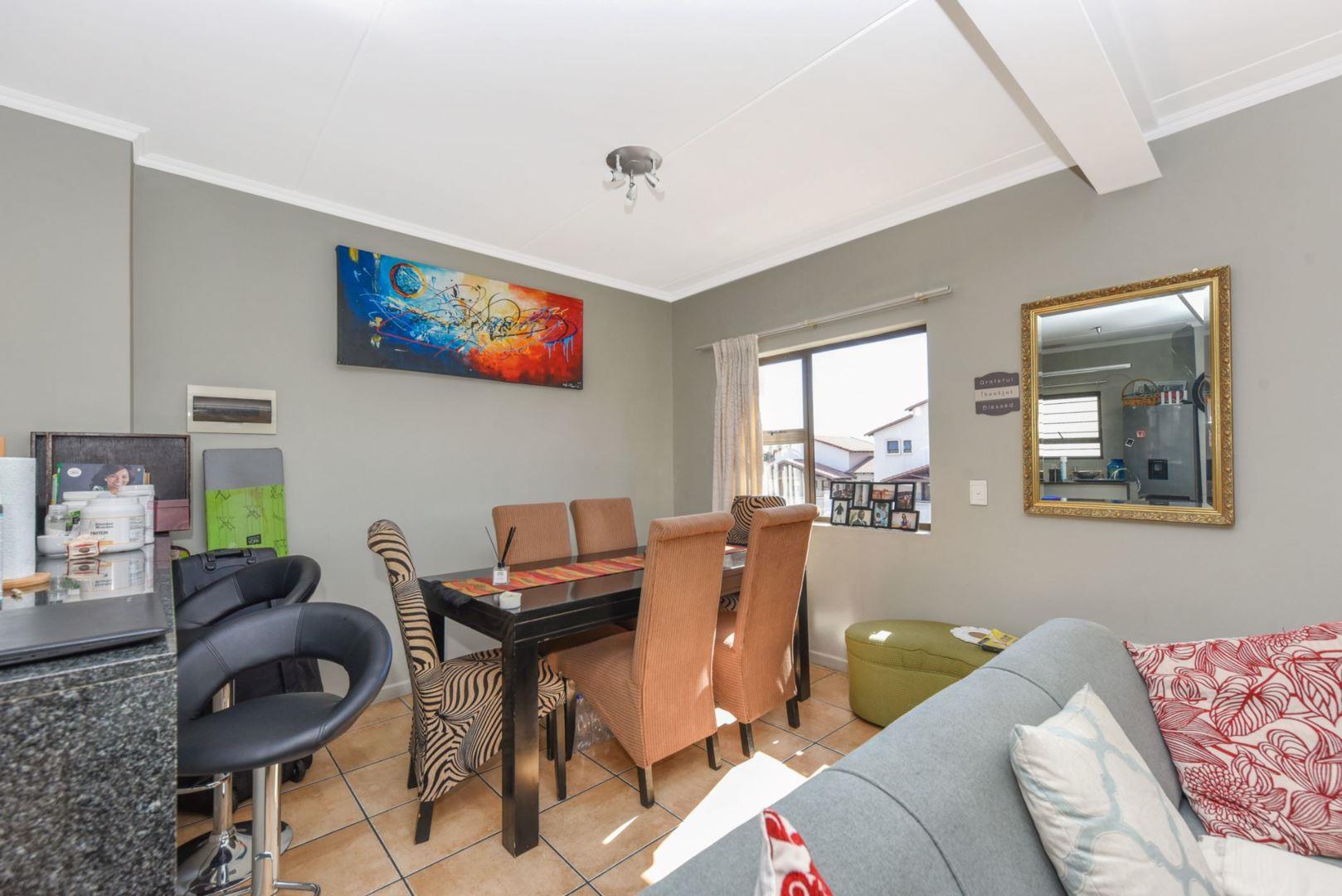 2 Bedroom Apartment / flat for sale in Sunninghill P24112669796