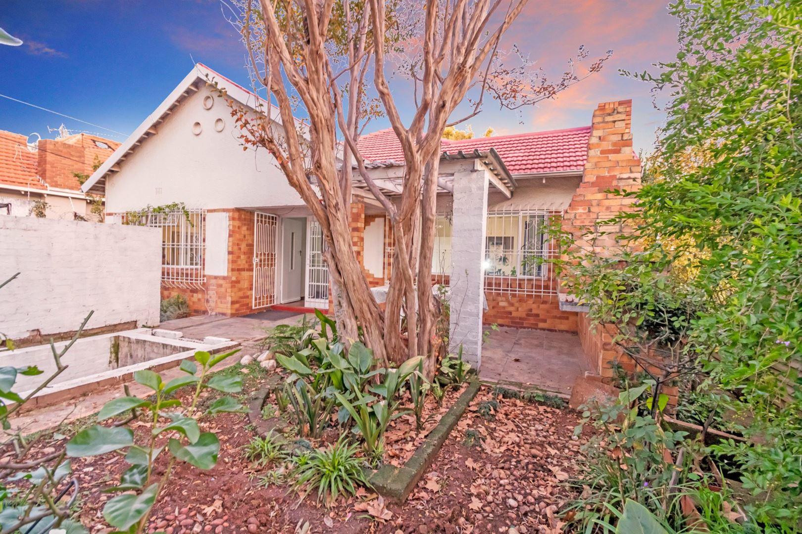 3 Bedroom House for sale in Norwood P24112705467