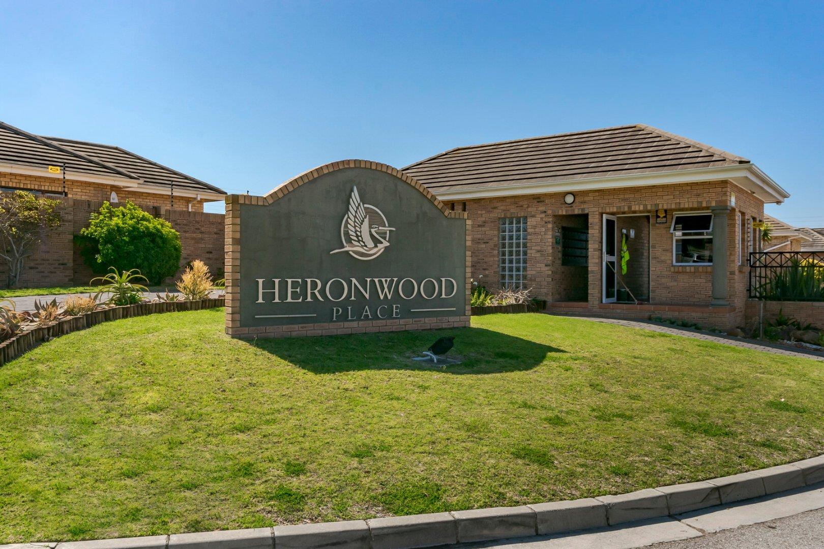 Weybridge Park Property Townhouses for sale in Weybridge Park