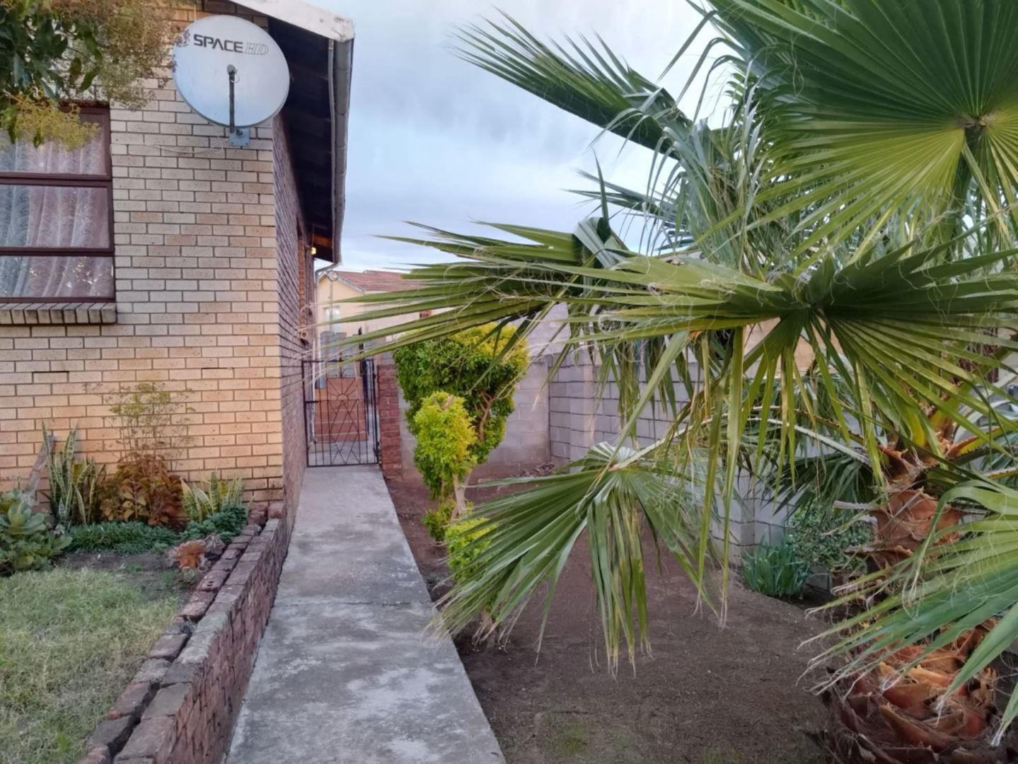 Uitenhage Central Property Property and houses to rent in Uitenhage