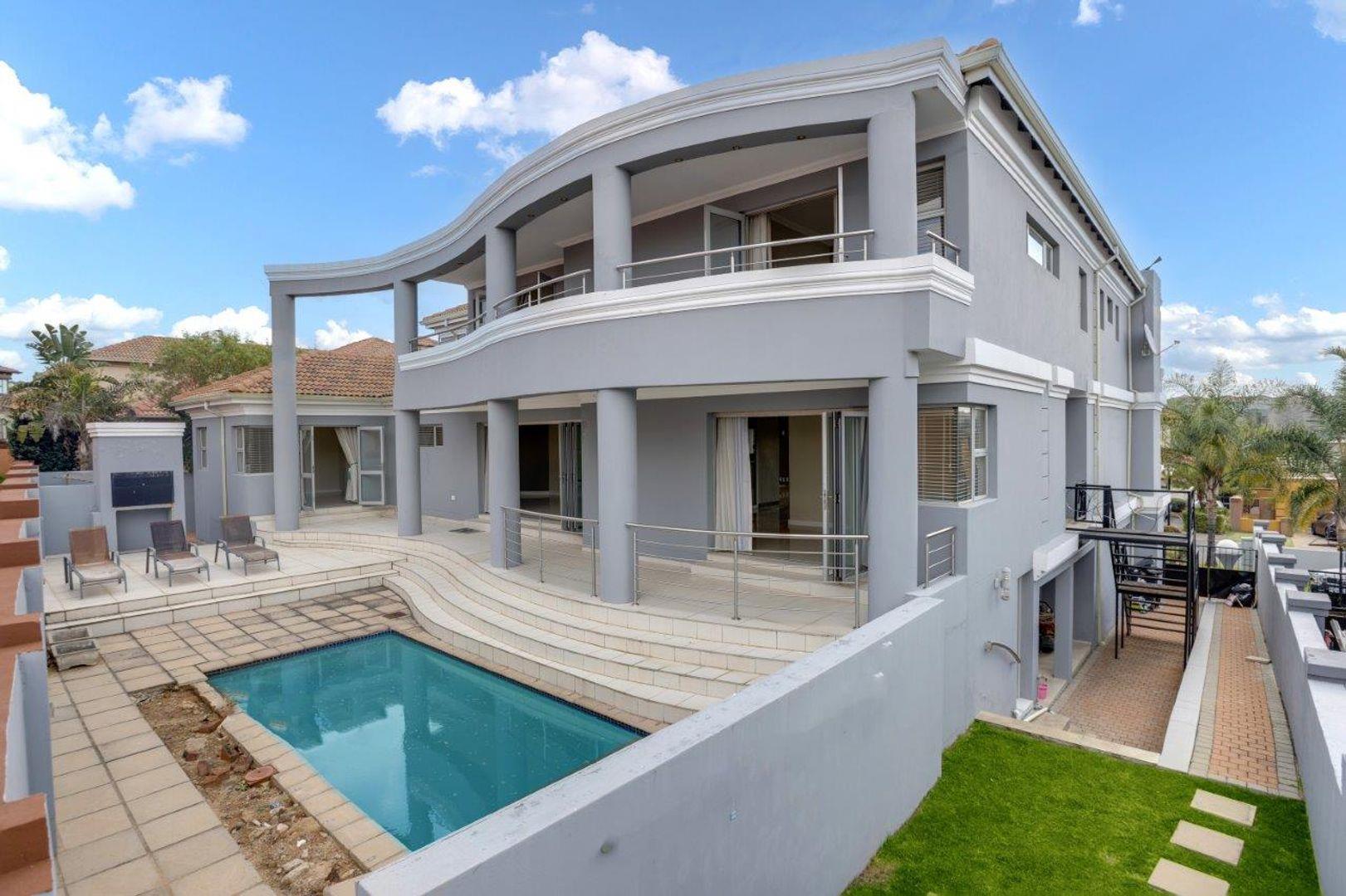 7 Bedroom House to rent in Blue Valley Golf Estate P24112709204