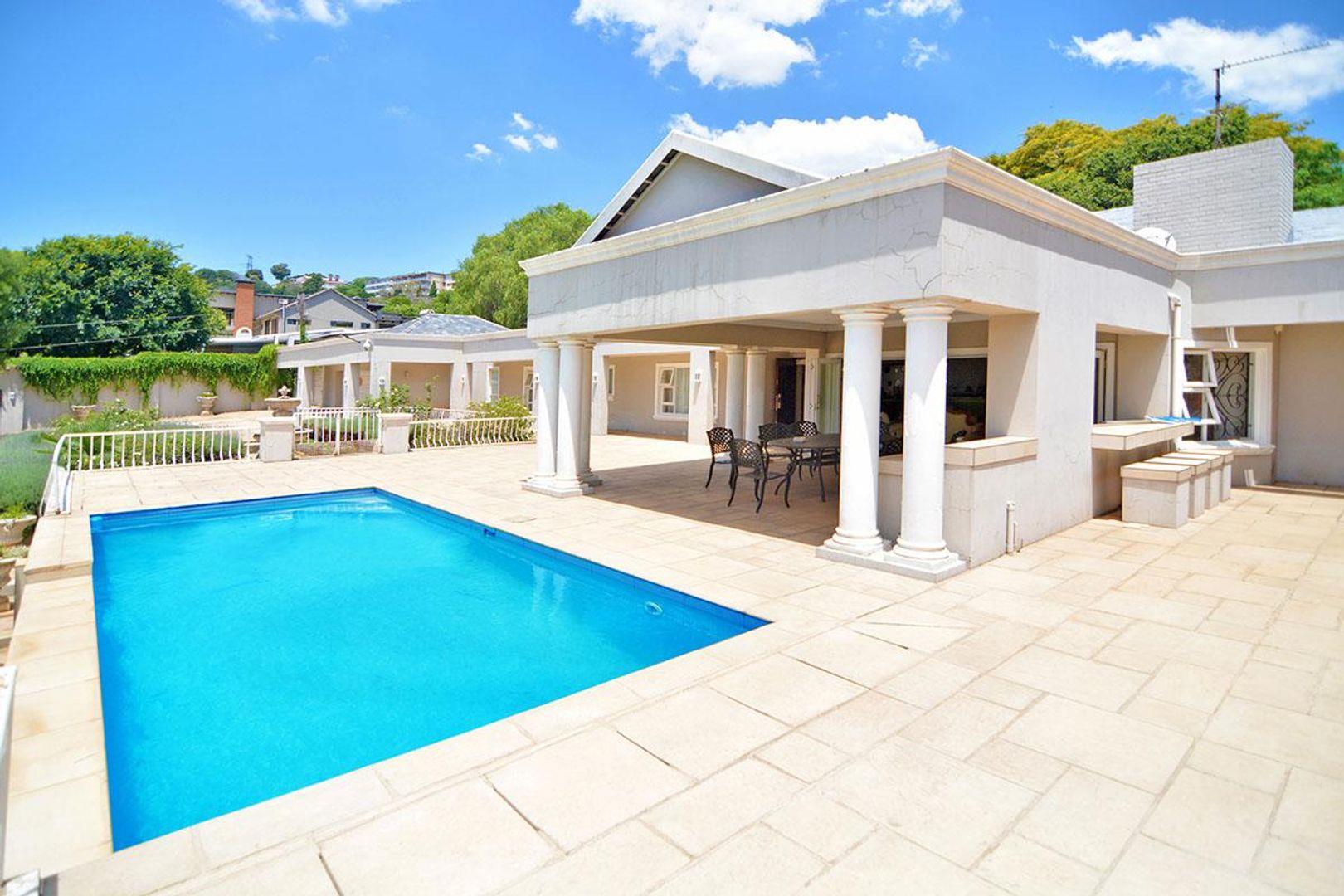 4 Bedroom House for sale in Bedfordview P24110708461