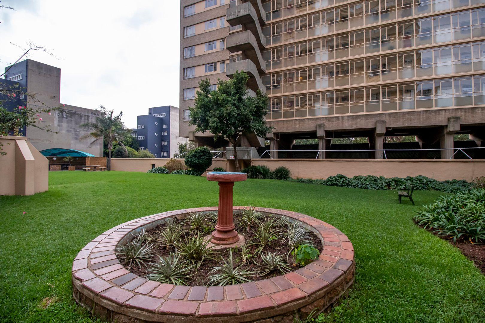2 Bedroom Apartment / flat for sale in Parktown P24112710023