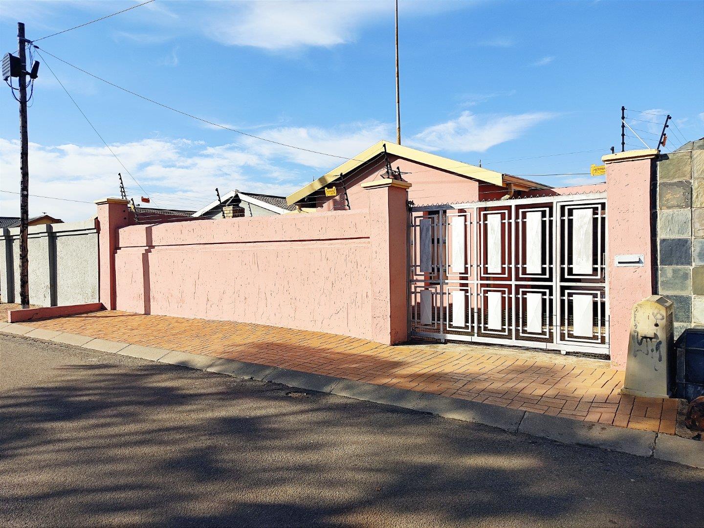 Mofolo South Property Property and houses for sale in Mofolo South